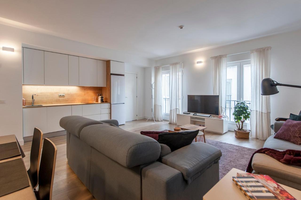 Hellenhost - Gran Via Leilighet Madrid Eksteriør bilde